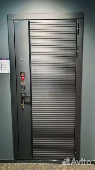 Дверь входная Чёрная Италия шумо-изоляционная