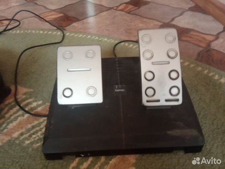 Игровой руль с педалями