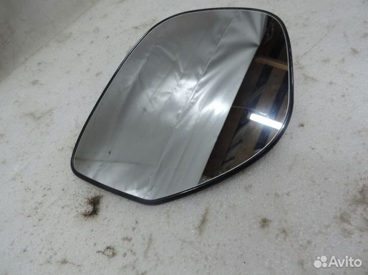 Зеркальный элемент правый Mitsubishi Outlander 201