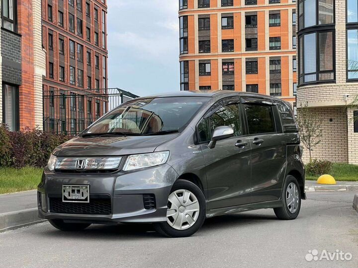 Аренда внедорожника минивена автомобиля трансфер