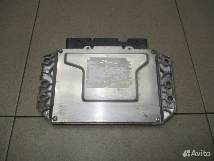 Блок управления двигателем Renault Fluence 2010-2