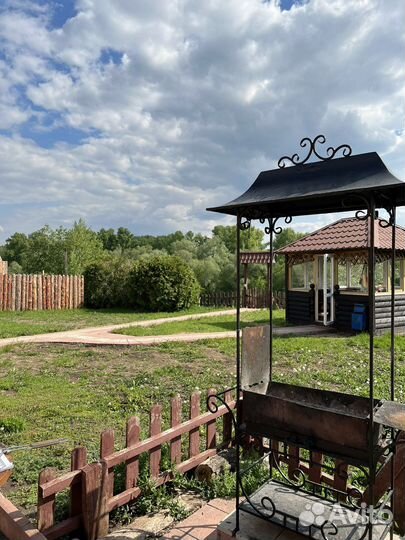 Аренда беседки у воды в комплексе «Красная гора«