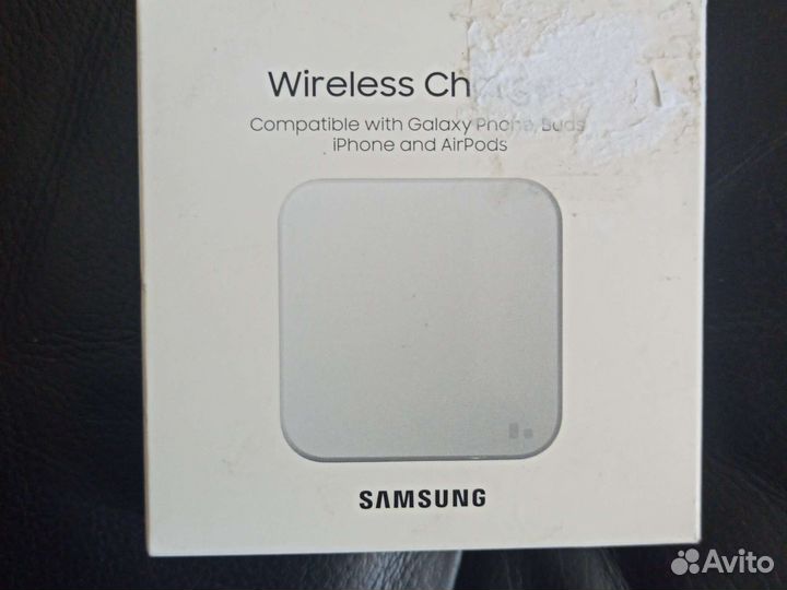 Внешний аккумулятор с беспроводной зарядкой