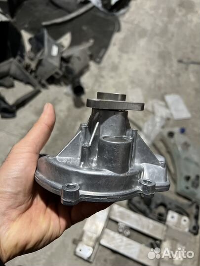 Помпа porsche cayenne/panamera original