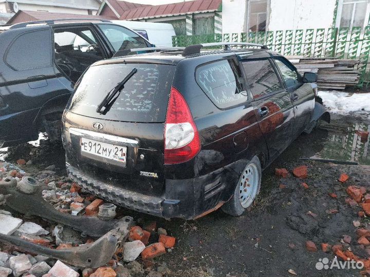 Приора универсал 2010г разбор