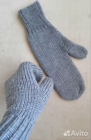 Варежки вязаные женские