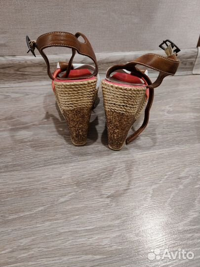 Босоножки женские 38 размер
