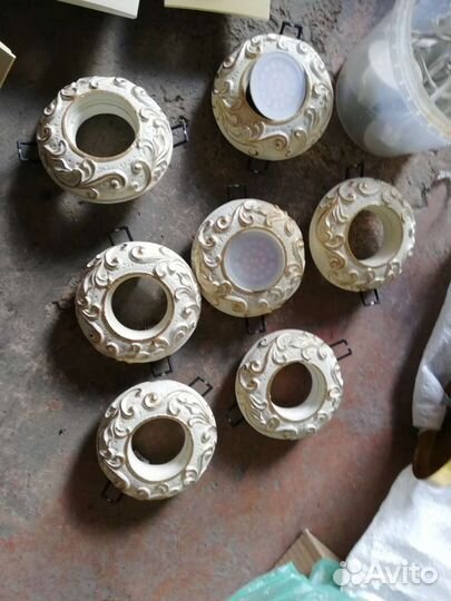 Точечные светильники. Розетки выключатели