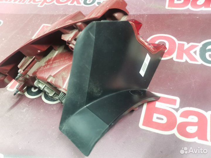 Фонарь правый наружный Kia Stinger CK 2017