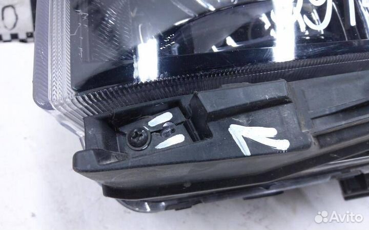 Фара левая Hyundai Santa Fe