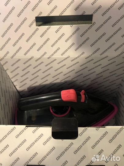 Беспроводной утюг Redmond RI-C234