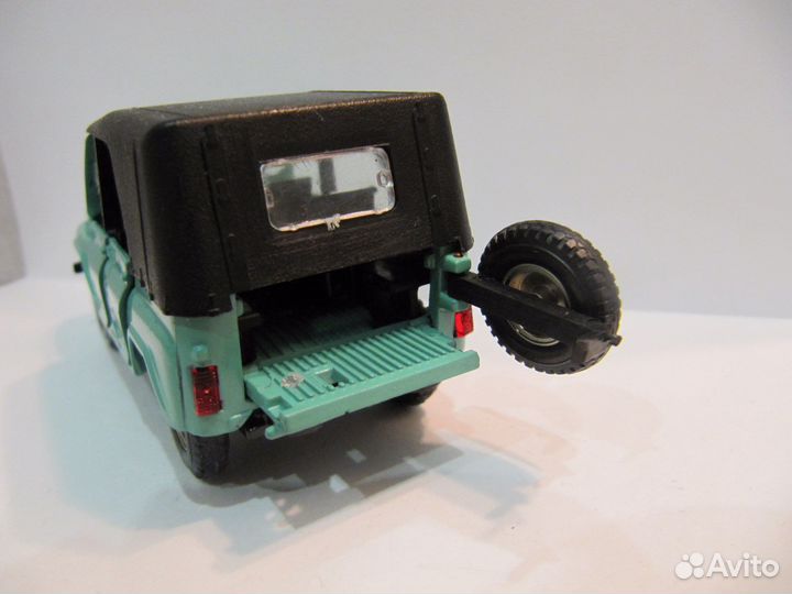 УАЗ 469 А34. Дно металл. Цвет мята