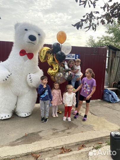 Мишки и зайка на праздник большой белый медведь