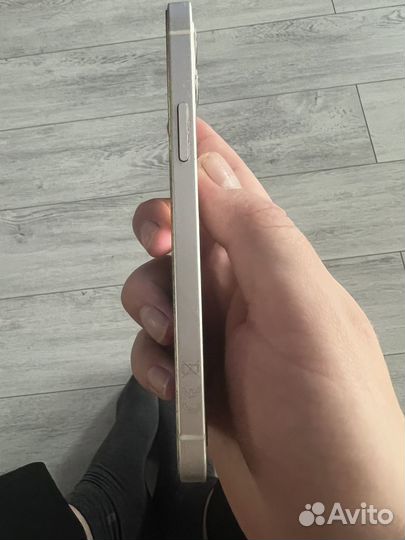 iPhone 12, 64 ГБ
