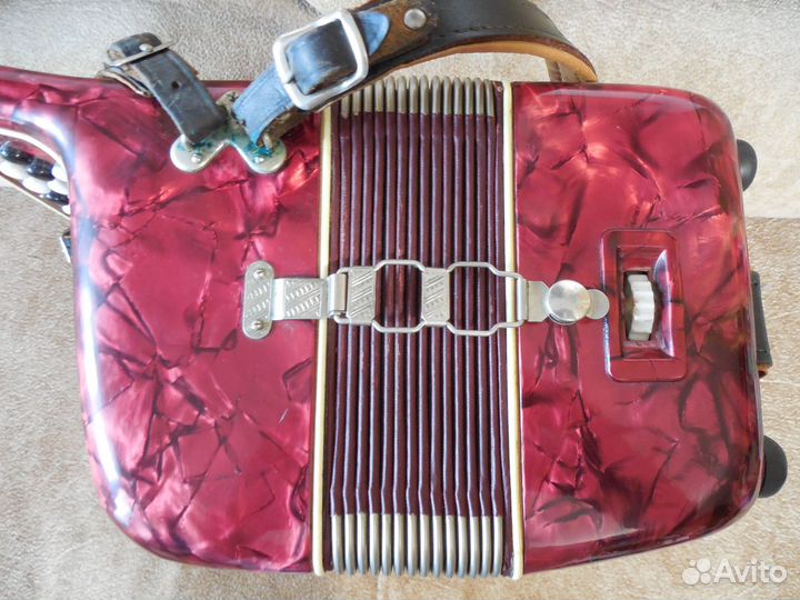 Продам кнопочный аккордеон Weltmeister 3/4