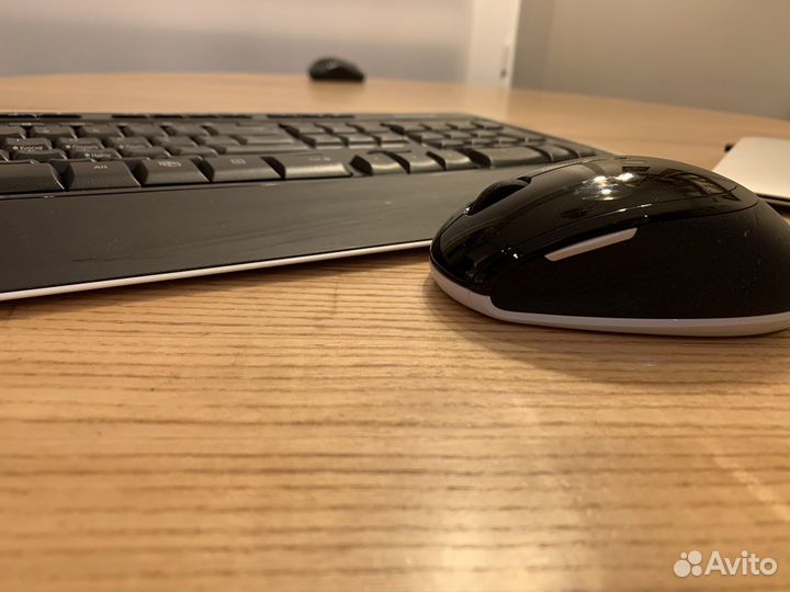 Беспроводная клавиатура и мышь Microsoft 5000