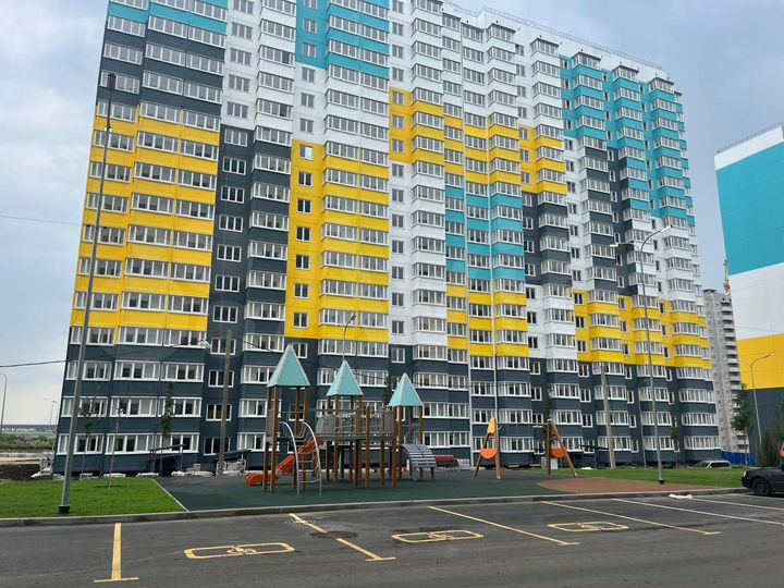 3-к. квартира, 83 м², 5/17 эт.