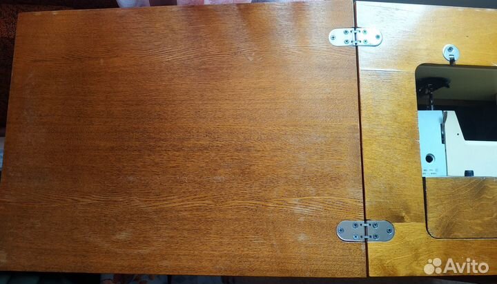 Швейная машинка Чайка кабинетная