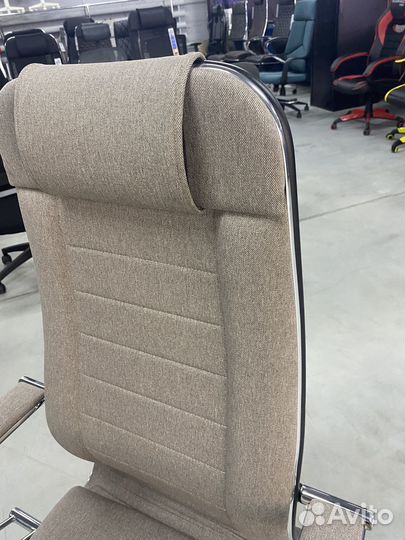 Эргономичное офисное кресло