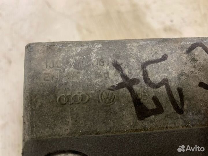 Кулиса кпп Volkswagen Bora 1997-2005 универсал 1.9