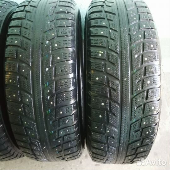 Kumho I'Zen KW22 215/65 R16 98T