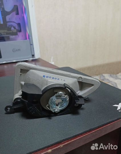 Противотуманная фара Ford Focus 1 (Правая)