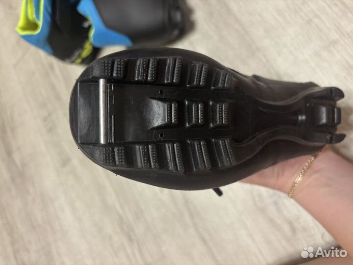 Лыжные ботинки