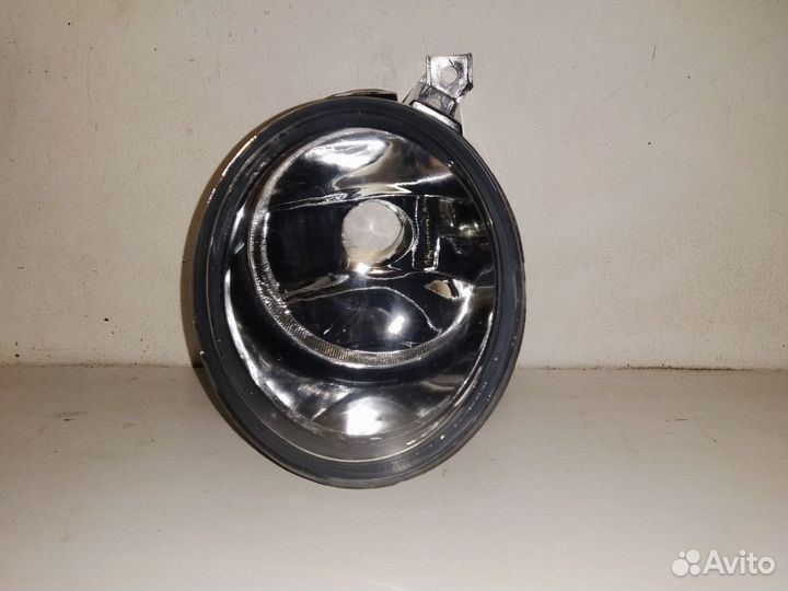 Противотуманка передняя правая Volkswagen Polo