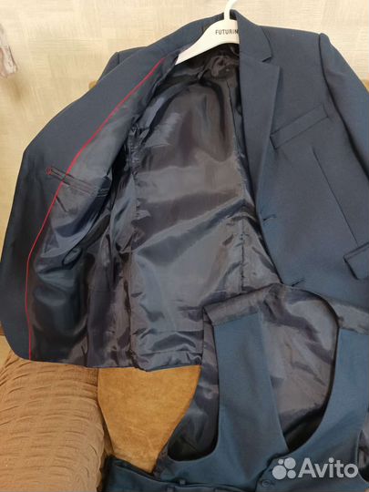 Школьный костюм тройка, рубашки, брюки и др