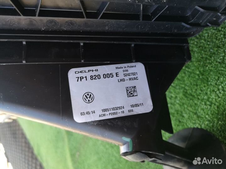 Корпус печки пер/зад на VW Touareg NF 2010-2018