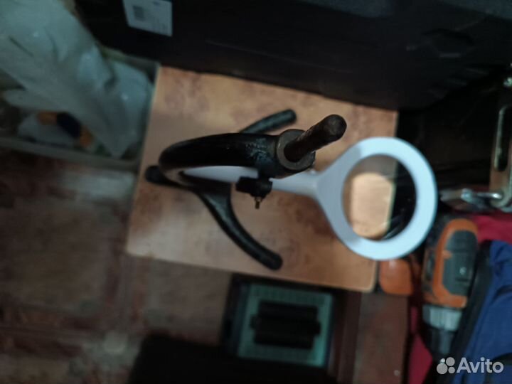 Лупа с подсветкой на штативе