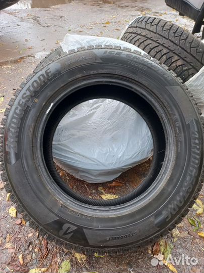 Шина зимняя шипованная 235/65R17