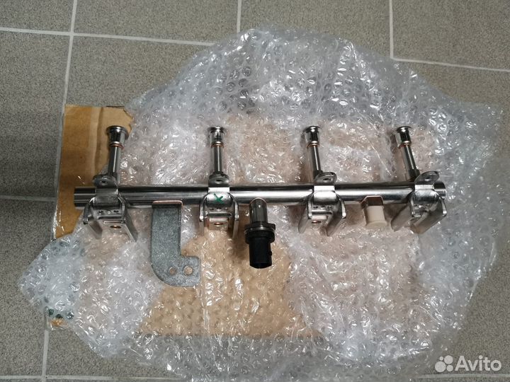 Топливная рампа Jaguar Land Rover