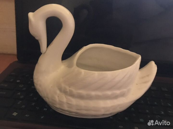 Статуэтка. Фарфор. Белый лебедь. Конфетница