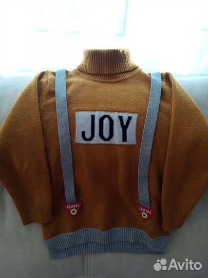 Свитер для девочки 98-110рост