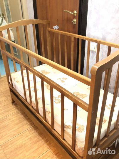 Детская кровать маятник