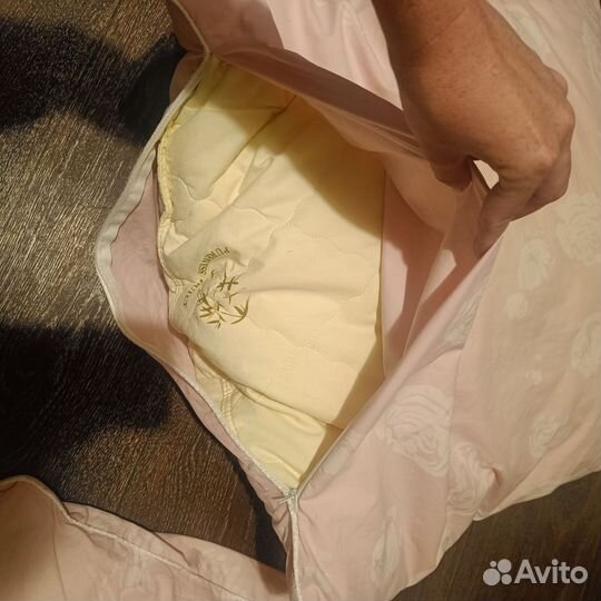 Подушка для кровати