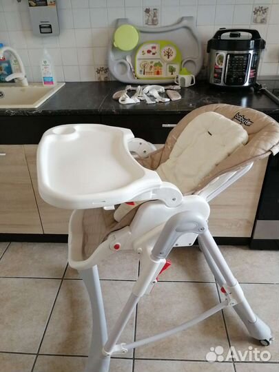 Стульчик для кормления babyton с посудой