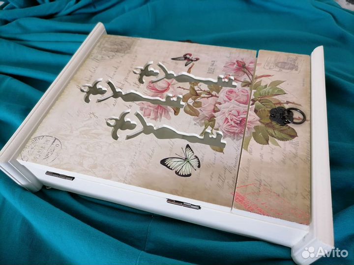 Ключница в стиле Прованс (дерево, новая)