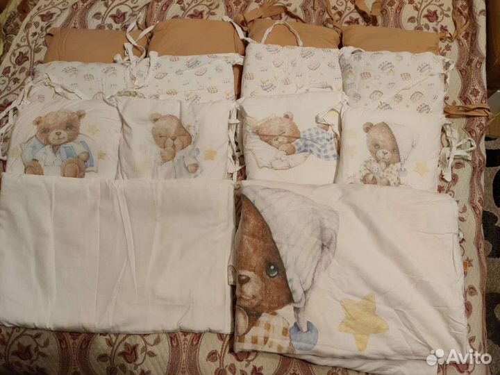 Комплект в детскую кроватку с бортиками