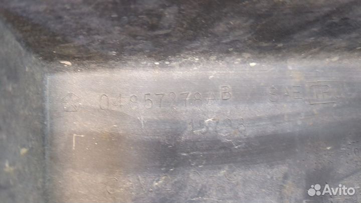 Кронштейн бампера Chrysler Town-Country, 2001