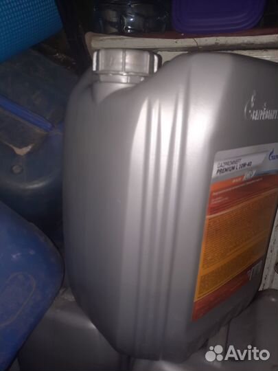 Пластиковые канистры по 20 л