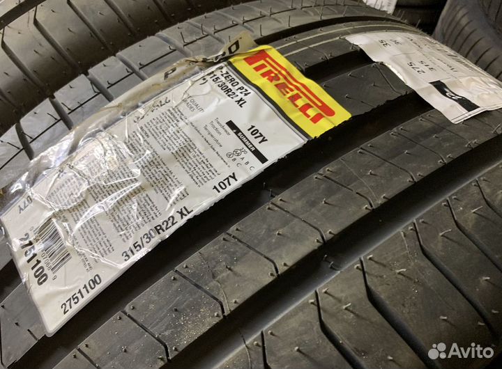 Pirelli P Zero PZ4 275/35 R22 и 315/30 R22