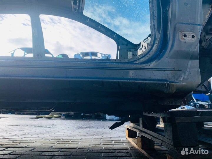 Порог правый Mazda131191