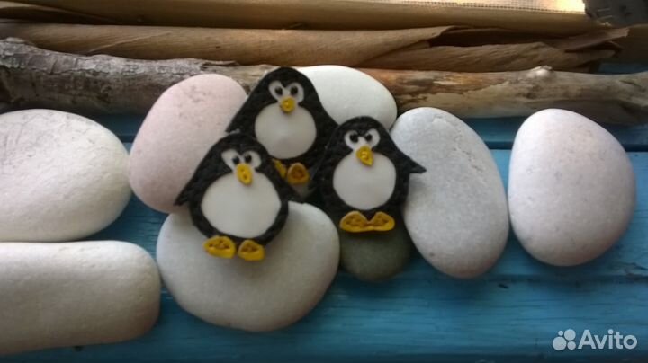 Кожаные брошки