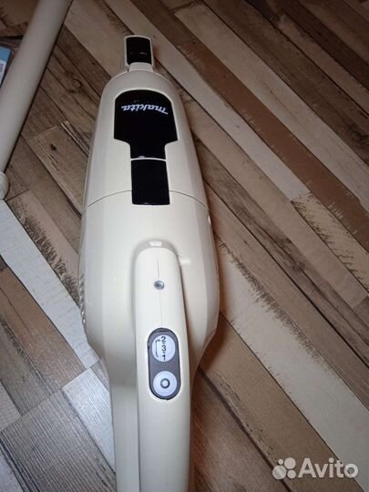 Аккумуляторный пылесос makita (акб в комплекте)