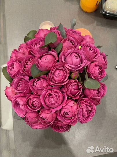 Букет цветов кустовые пион. Розы, доставка