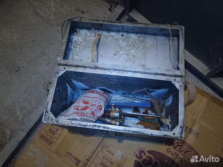 Ледобур и Ящик для зимней рыбалки алюминиевый