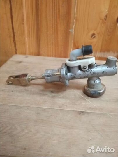 Главный цилиндр сцепления Nissan