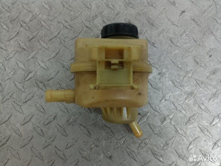 Бачок гур Renault Logan 2019